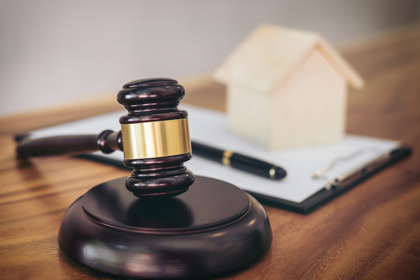Do eviction specialists near me work with real estate lawyers