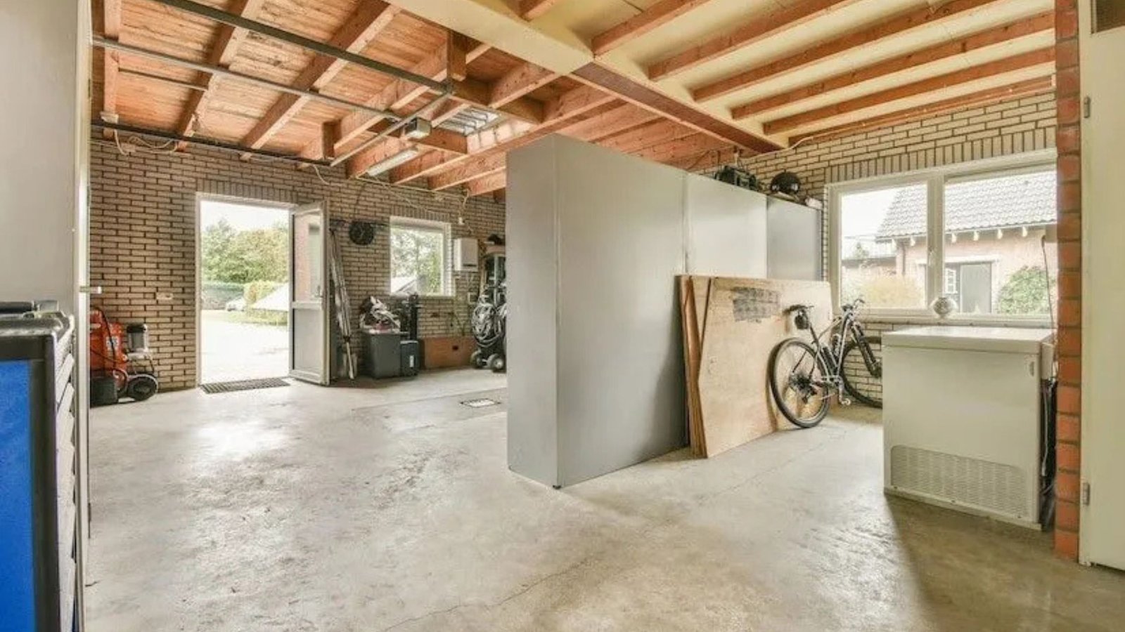 Top 6 Signs It’s Time to Renovate Your Home Without Delays