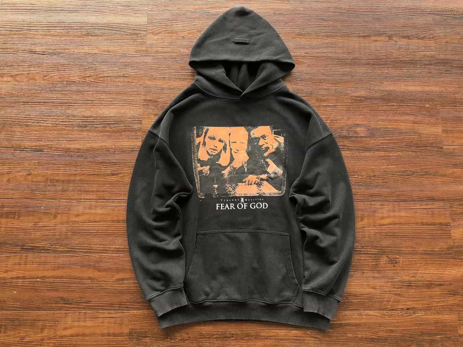 Black Essentials Hoodie – Premium Comfort & Timeless Style
